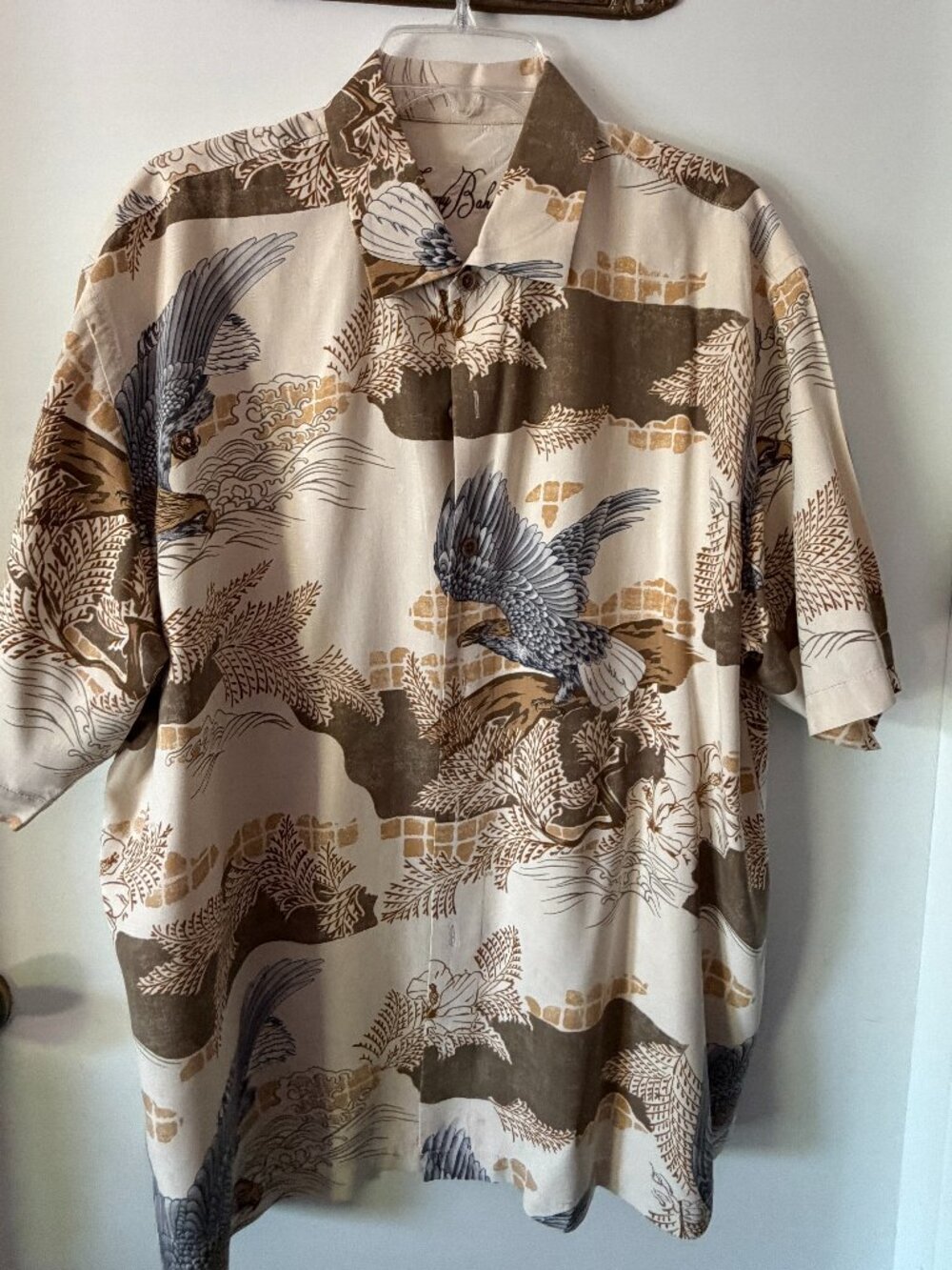 Tommy Bahama 100% silk shirt XL Eagle Hibiscus Leaves Beige  and Gray
